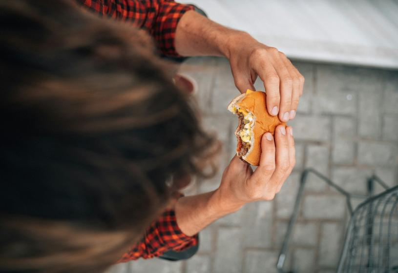 Alopecia e alimentazione: i possibili nessi causa effetto